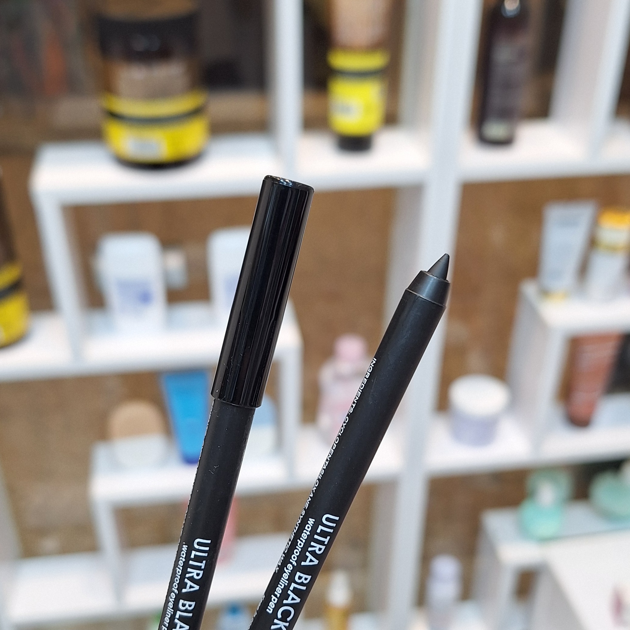 مداد چشم Ultra Black آرت اسکین artskin