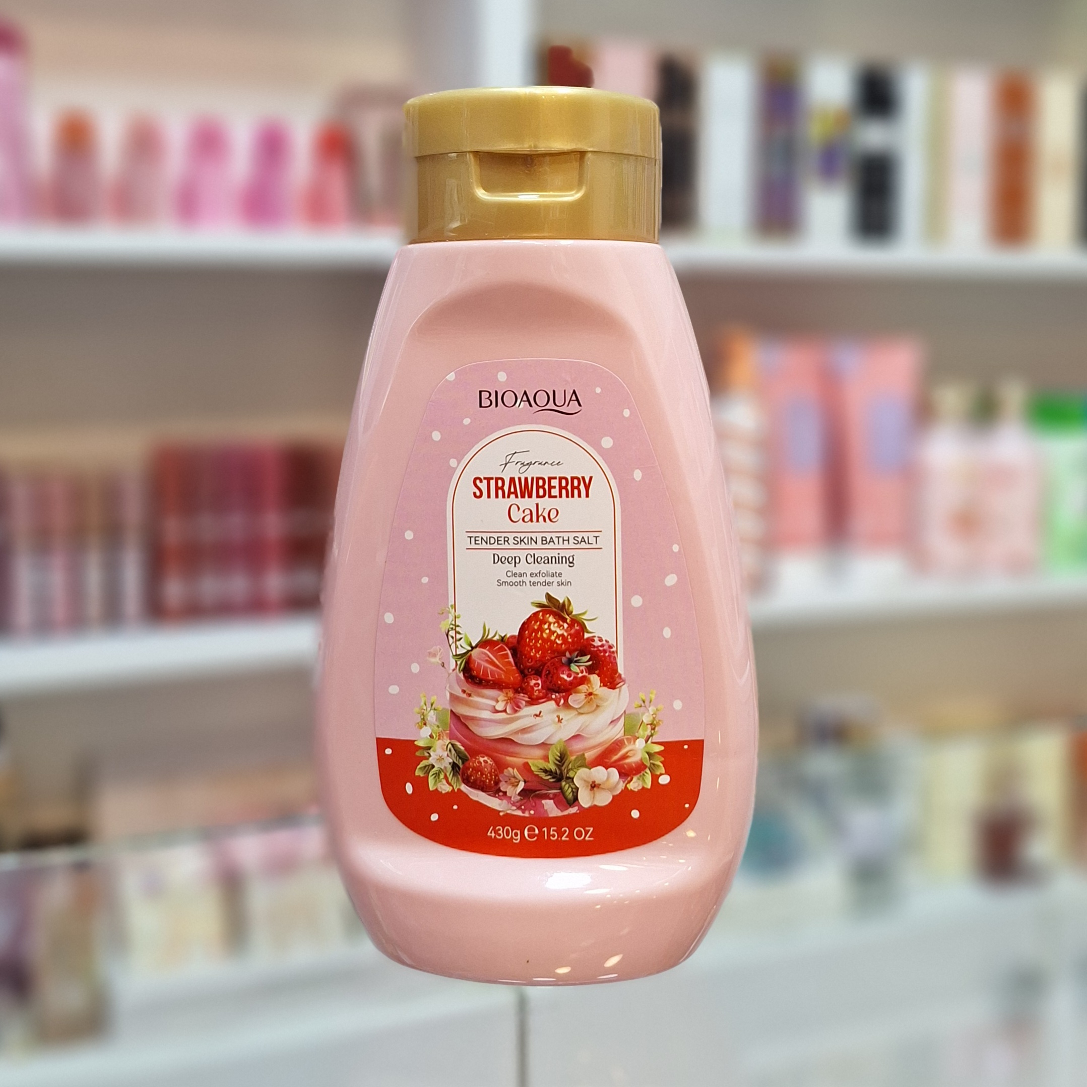 نمک بدن کیک توت فرنگی بیوآکوا 430 گرم