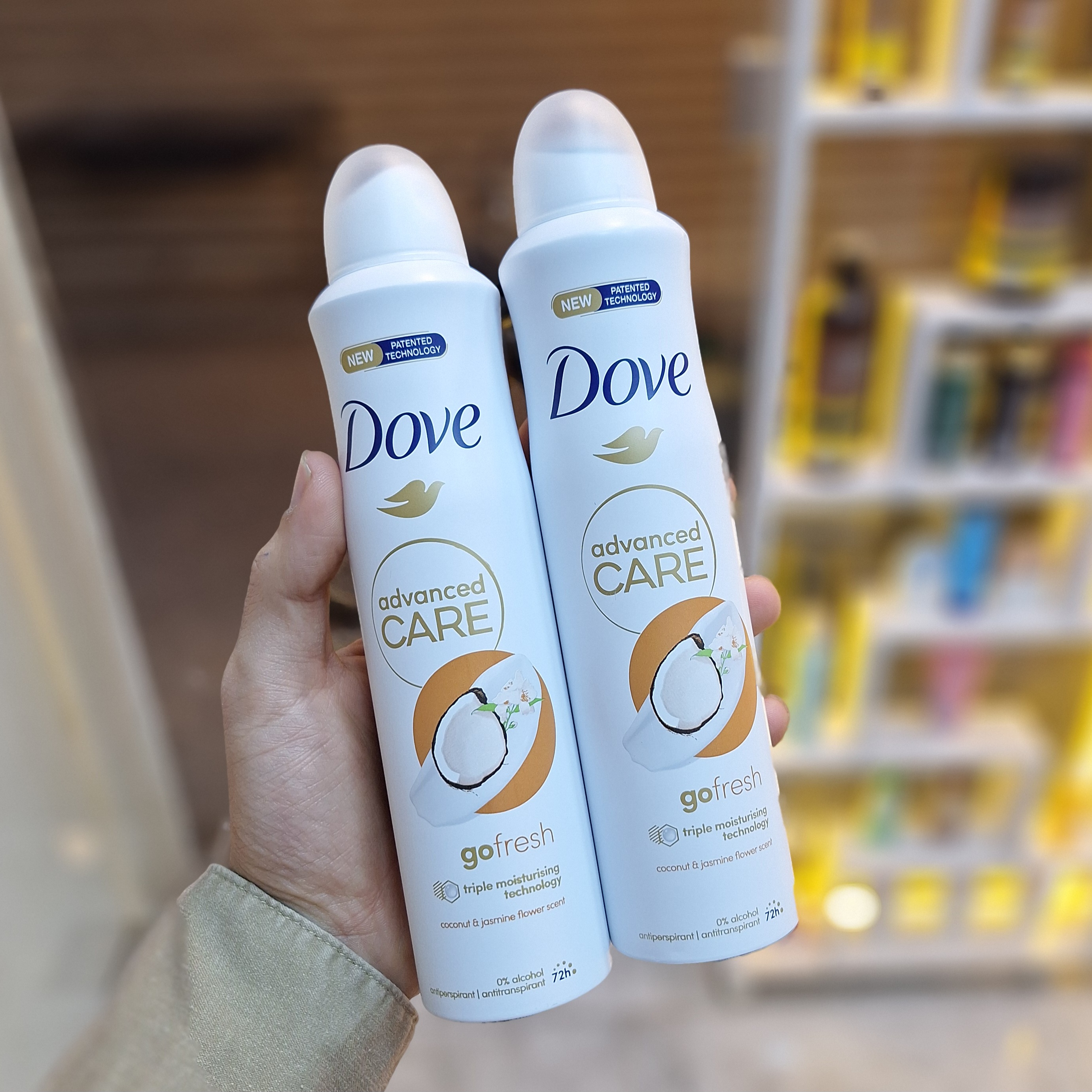 اسپری ضد تعریق رایحه نارگیل و گل یاس داو ۲۵۰ میل