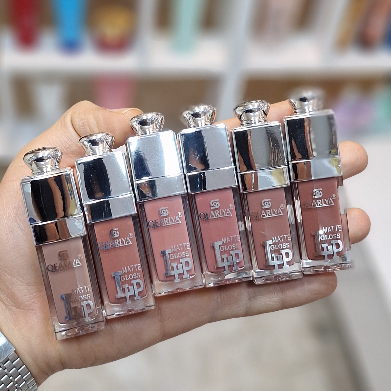 رژ لب مایع طرح دیور کرلیا