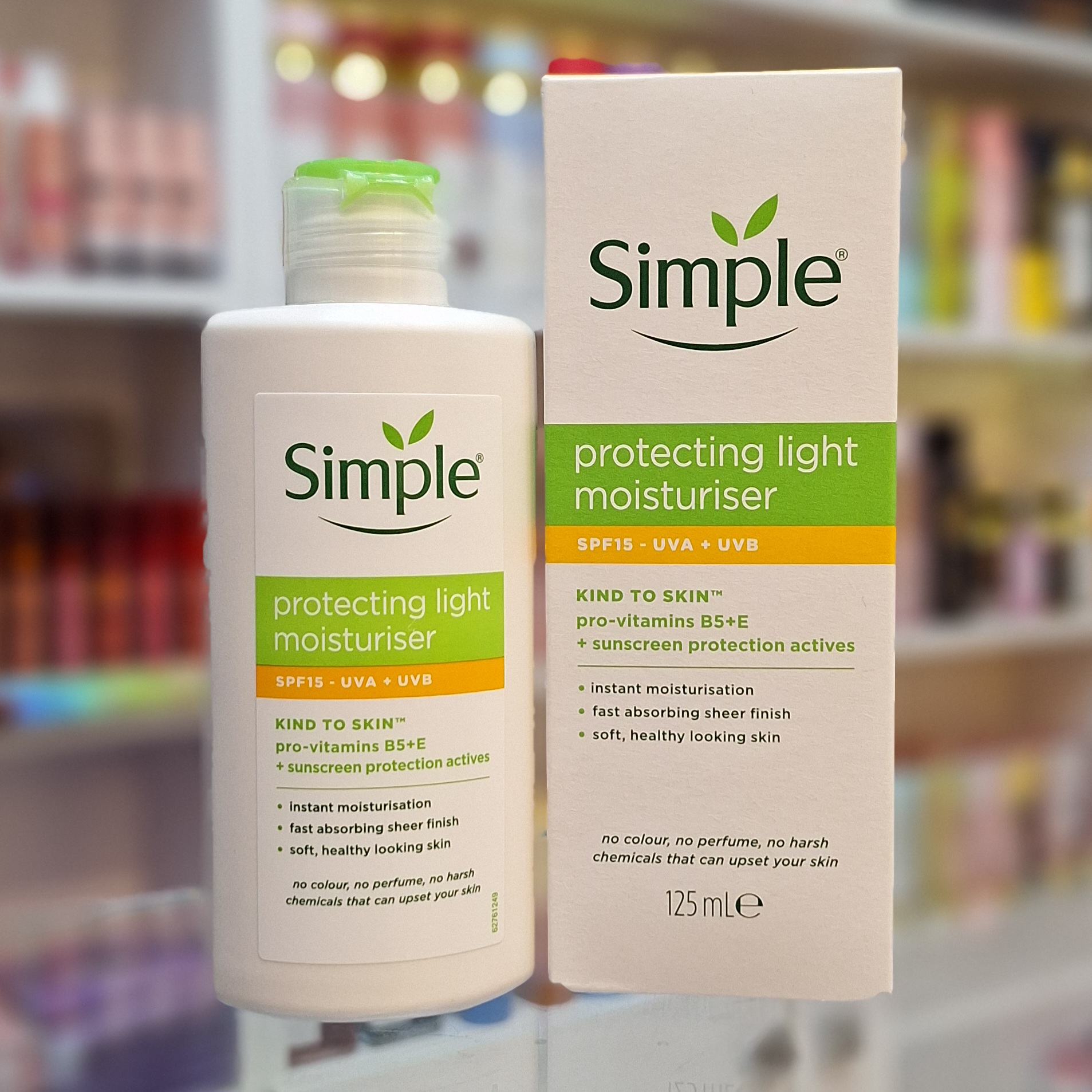 کرم مرطوب کننده و آبرسان ضدآفتاب دار لایت سیمپل 125 میل Simple
